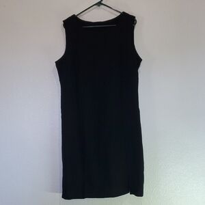 Monroe & Main Elegant Black Sleeveless Dress